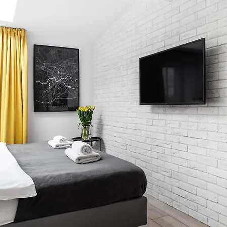 Househost Apartament: Ul. Miodowa 42/42a كراكوفيا